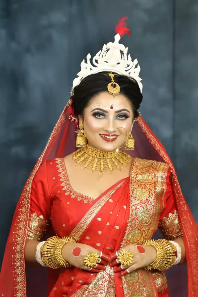 Bengali bridal look by Chandrama Kalita with traditional bridal makeup and styling